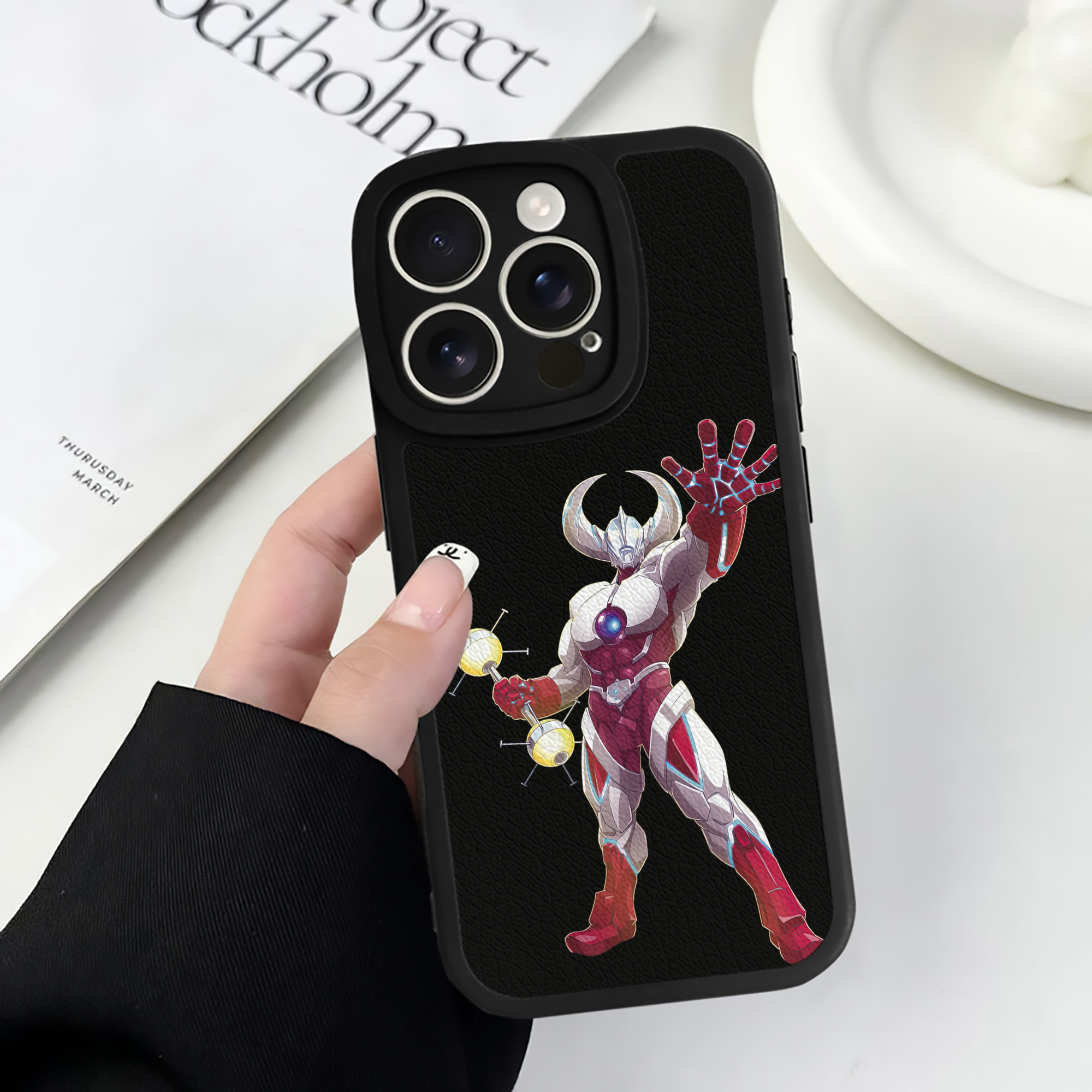 （画像用） ウルトラマン Ultraman 【iPhone 16シリーズ対応】シリコンスマホケース（レザー調） 材質：シリコン